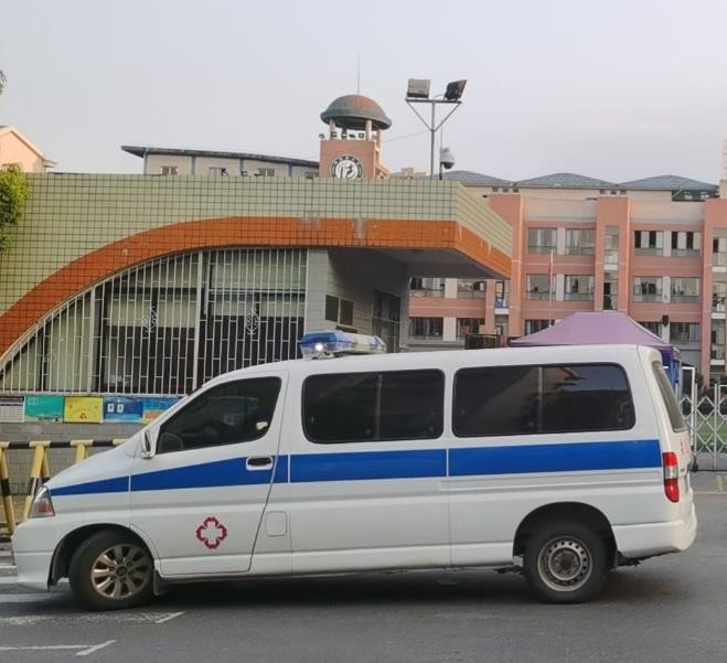 薛城救护车出租护送骨折病人一公里多少钱